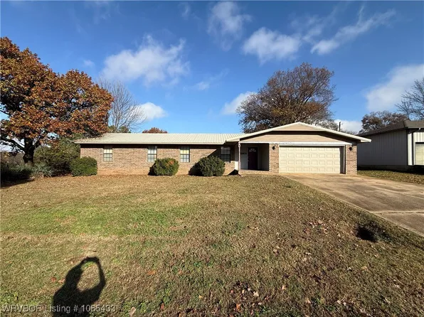 204 Nellie St, Arkoma, OK 74901