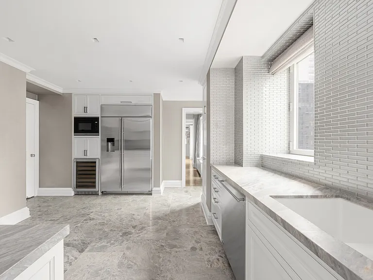 502 Park Ave #Penthouse 27 — Photo 12