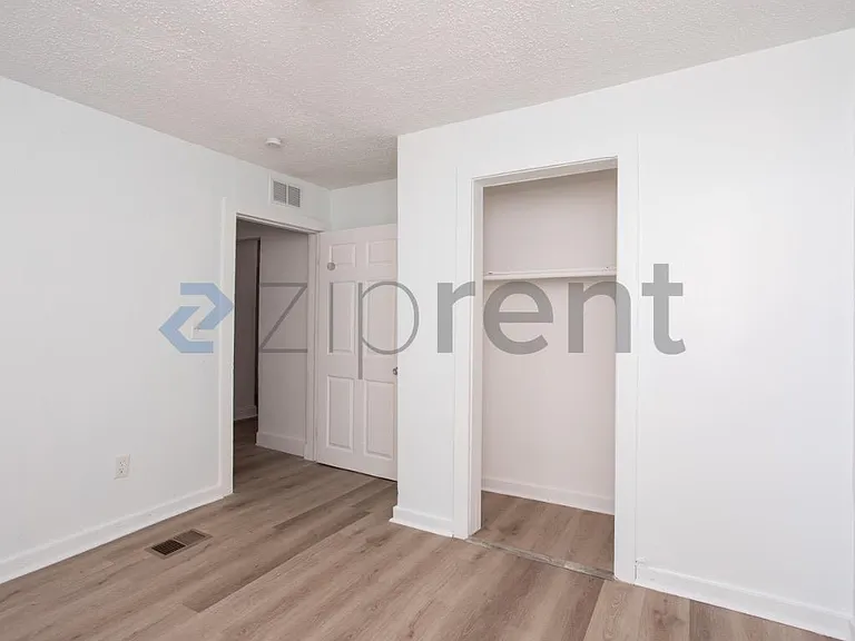 2184 W 45th St — Photo 22