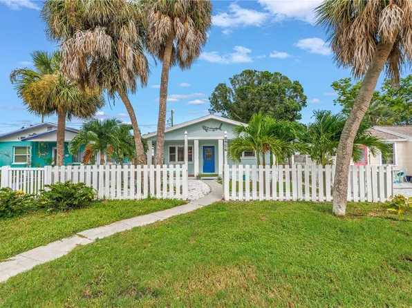 2926 57th St S, Gulfport, FL 33707