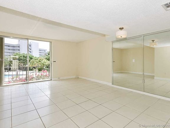 2nd image of 1701 NE 115th St APT 29A