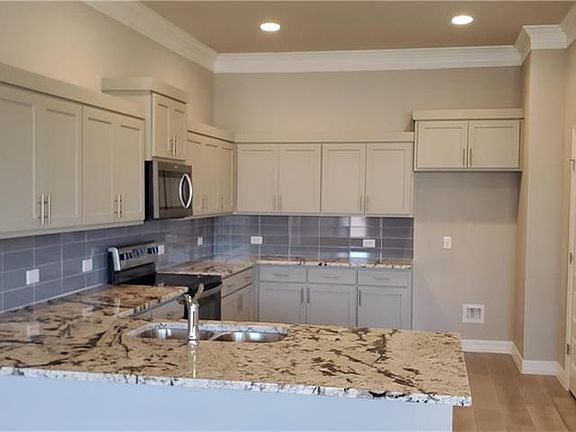 3rd image of 109 Everett Ct #B
