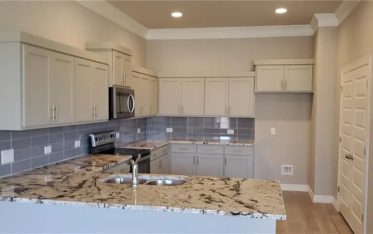 109 Everett Ct #B — Photo 3