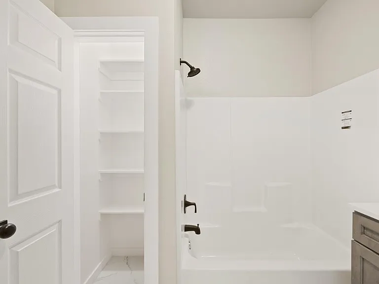 3105 W Jackson St — Photo 9