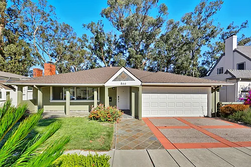 866 Alma Pl Photo 1