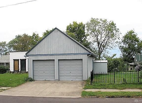 4th image of 143 Glencoe Ave