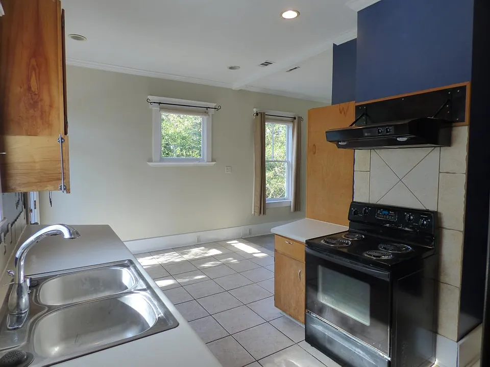 Kitchen/Eat in kitchen area