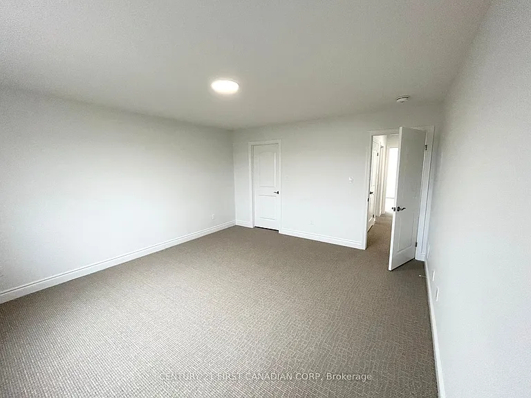 201 Roy McDonald Dr #UPPER — Photo 16