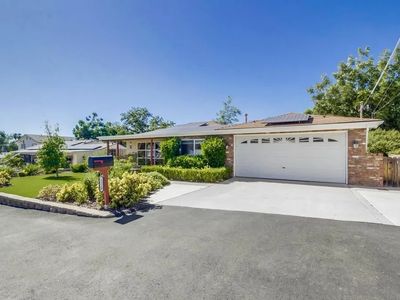 1320 Somermont Dr, El Cajon, CA, 92021