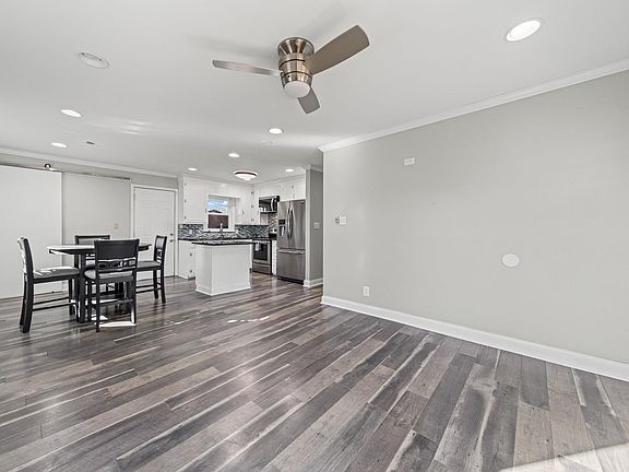 5th image of 111 Berry St