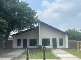 2120 Date Palm Ave