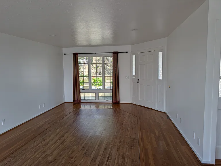 25 Prospect St — Photo 3