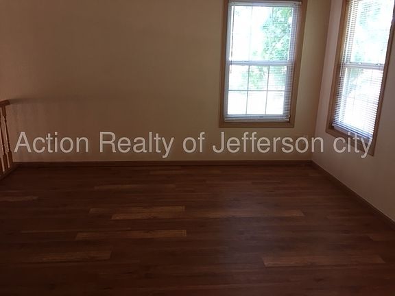 3rd image of 1102 Charm Villa Dr