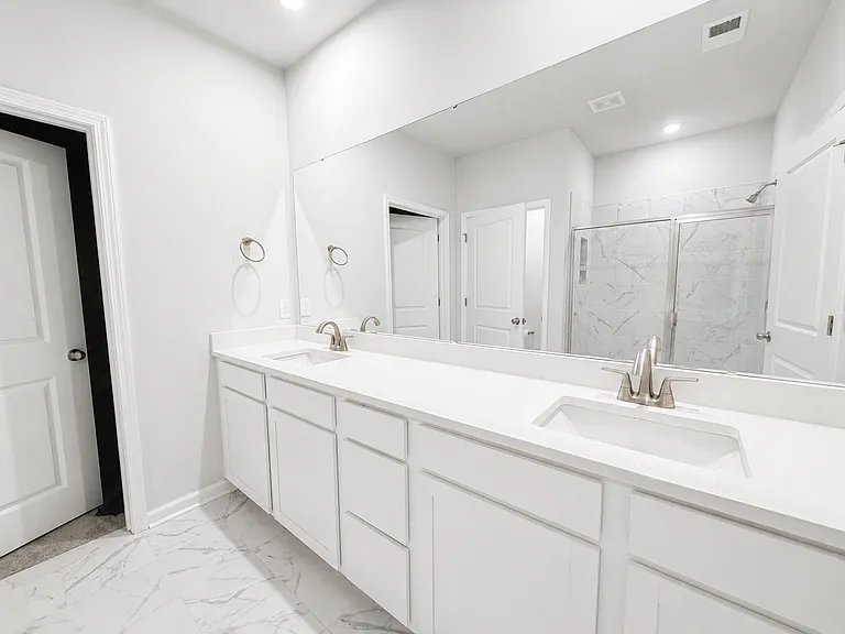 717 Isleworth Ln — Photo 12