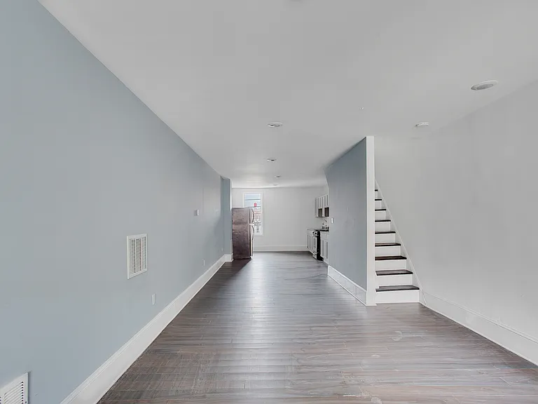2212 W Fayette St — Photo 2