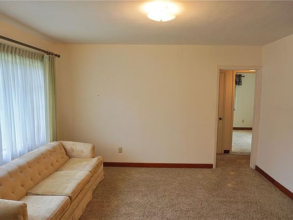2nd image of 36828 Missouri Ave
