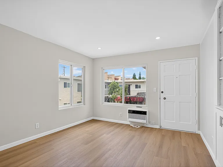 Casa Grande Apartments — Photo 29