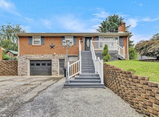635 Ridgecrest Dr, Roanoke, VA 24019
