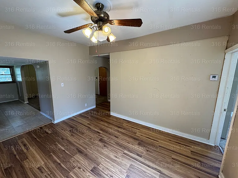 227 SW 4th St — Photo 5