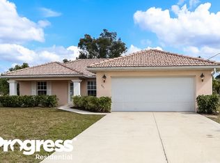 841 Woodridge Cir, Fort Myers, FL 33913