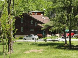 406 Red Hill Dr, Clifton Forge, VA 24422