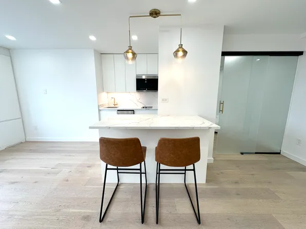 175 West 12th Street image 1 of 7