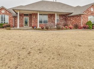 7010 Kimberly Dr, Tuttle, OK 73089