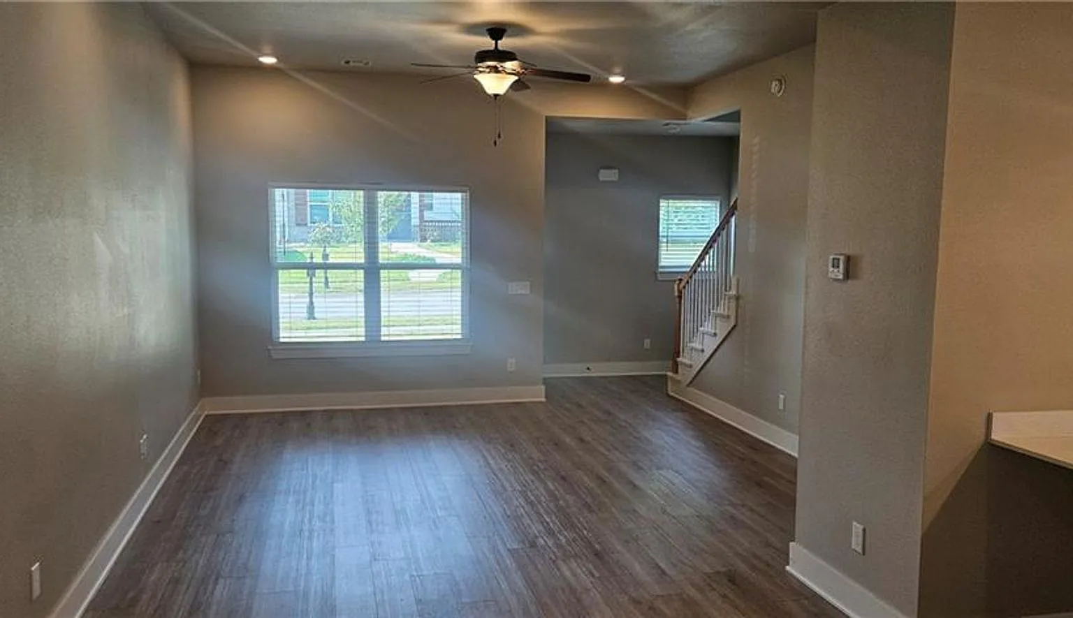 Nice Home in Farmington Close to Schools — Photo 2