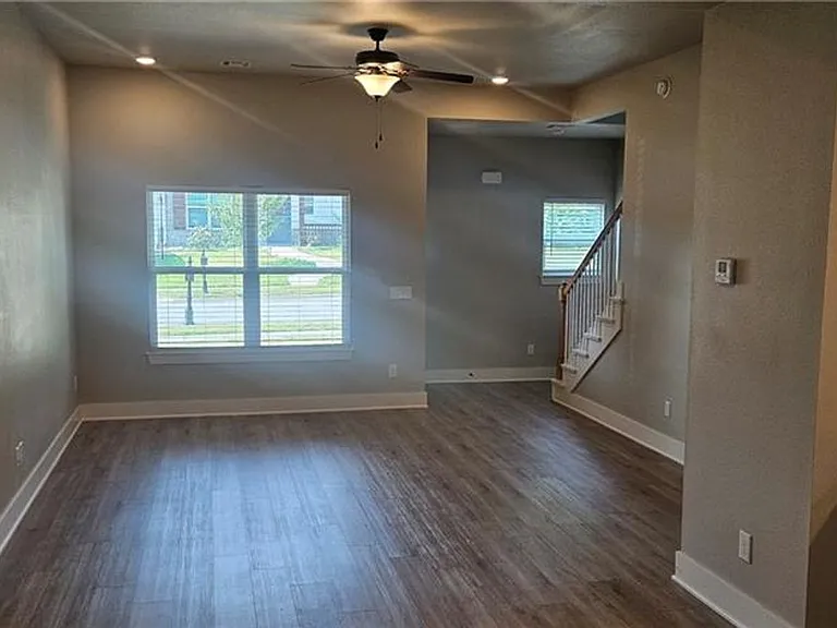 310 W Kinniburgh Dr — Photo 2