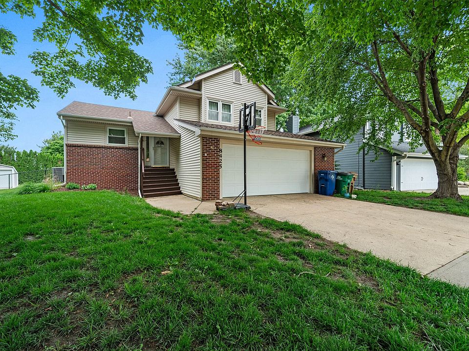 1st image of 8425 Sharon Cir