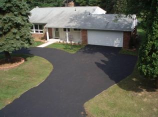 1910 Dawn Ridge Rd, Commerce Township, MI 48390