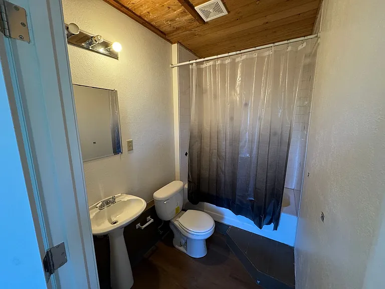 120 SE Salmon St — Photo 17