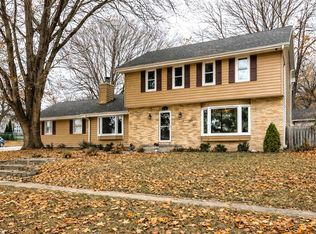 636 47th St, West Des Moines, IA 50265