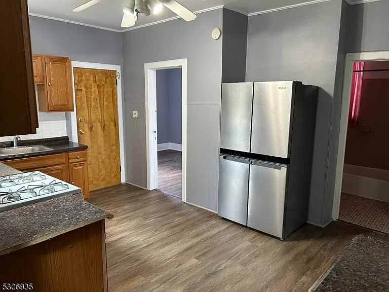 14 Bergen Ave — Photo 7