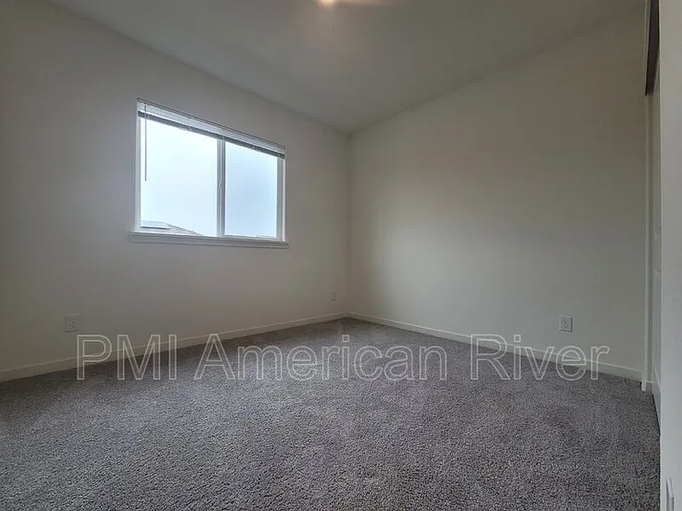 1648 Scarlet Ash Ave — Photo 11