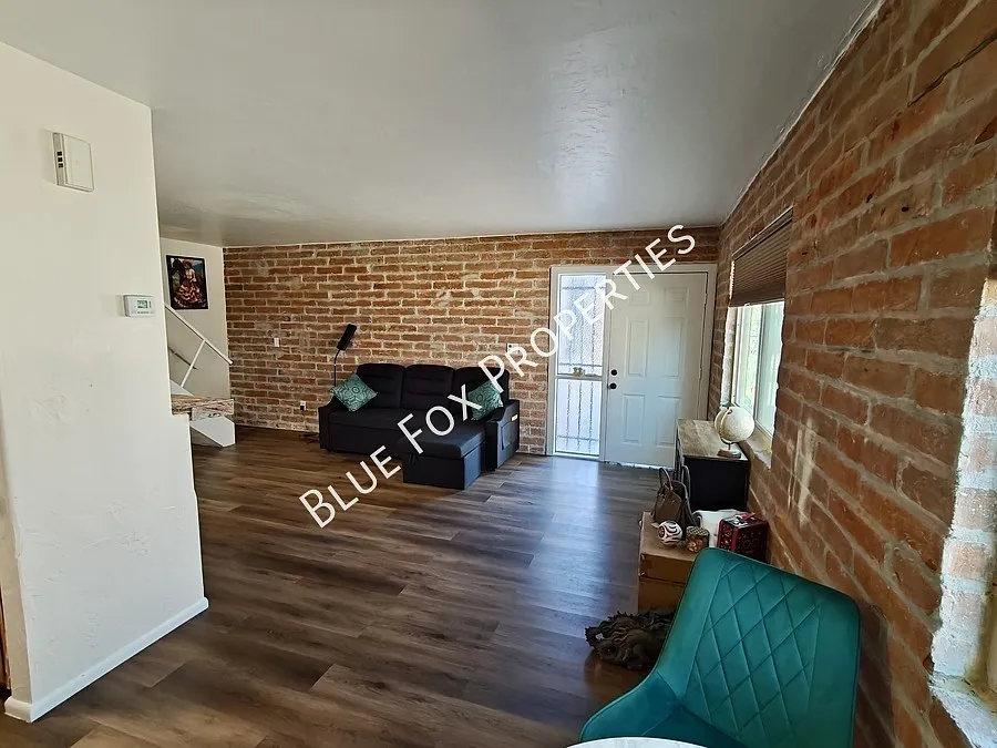 Building Photo - 6666 E Calle Alegria #B