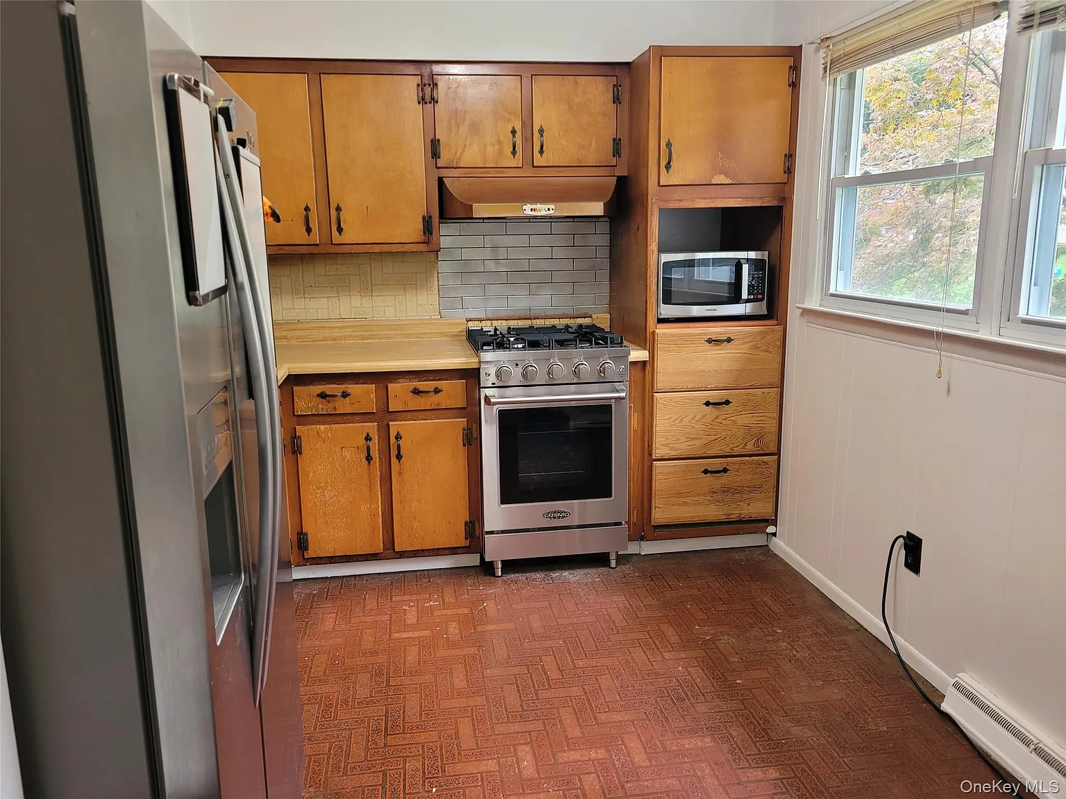 4 bed, 1.5 bath, 1280 sqft, $2,600 — Photo 2