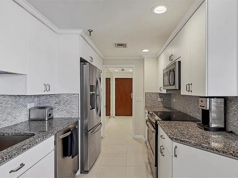 1211 Gulf Of Mexico Dr #405 — Photo 17