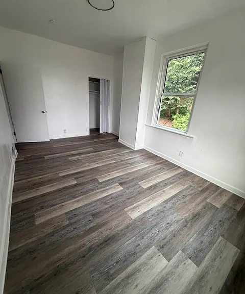 142 Robinson St — Photo 5