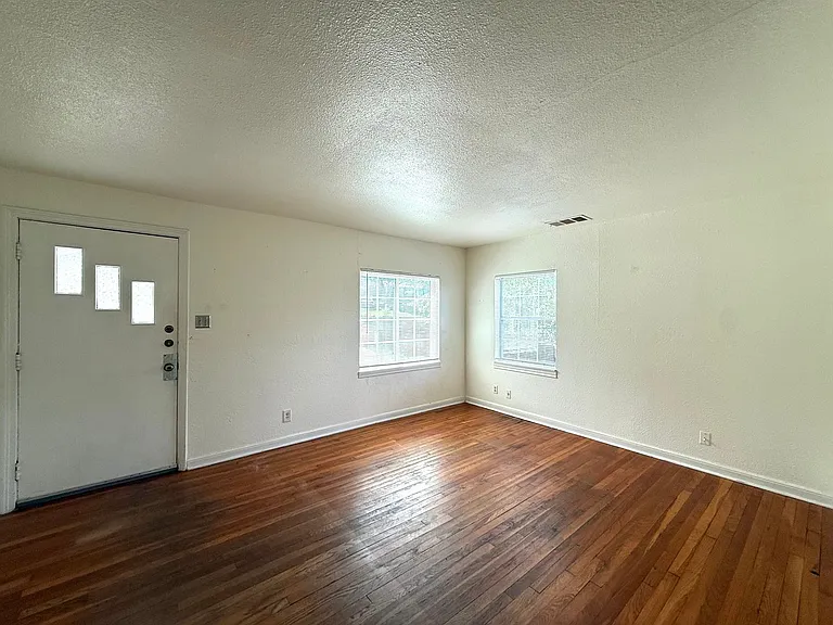 3305 Merrie Lynn Ave — Photo 4