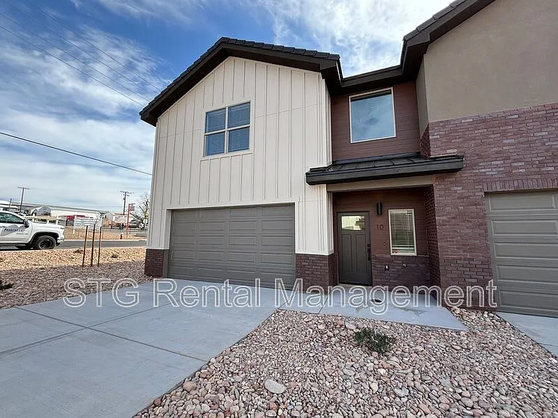 3 bed, 2.5 bath, 1785 sqft, $1,850 — Photo 2