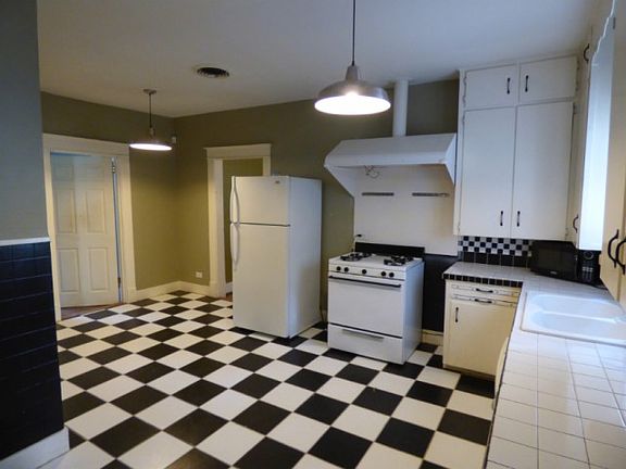 4th image of 2407 Spencer Ave