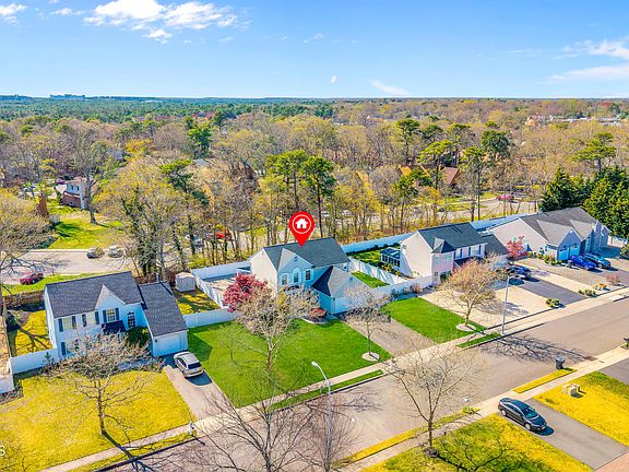 2nd image of 82 Moonlight Court