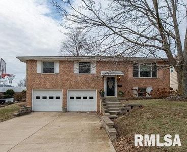 6407 N Robinwood Dr, Peoria, IL, 61614