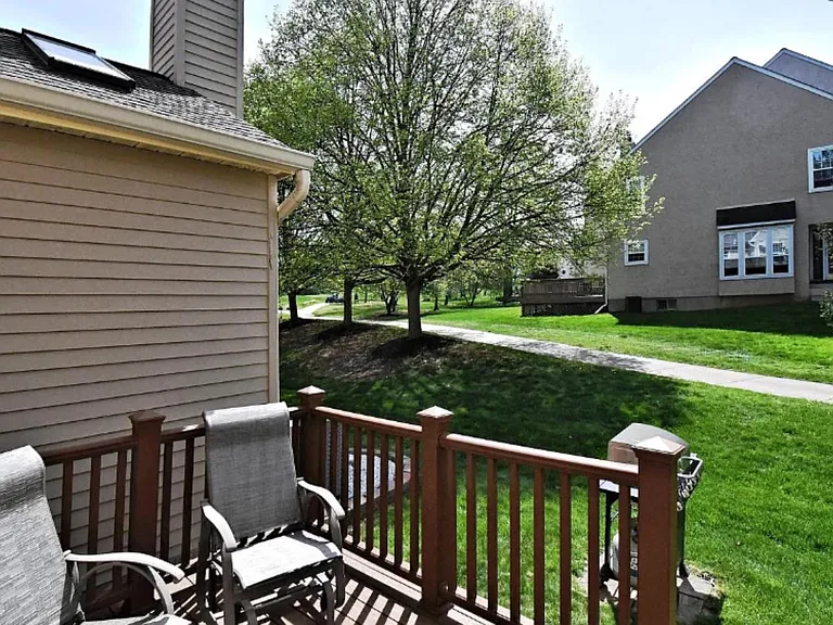 235 Pinecrest Ln — Photo 40