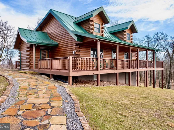 577 Top Of The Mountain Rd, Rio, WV 26755