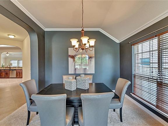 5th image of 1105 Newchester Dr