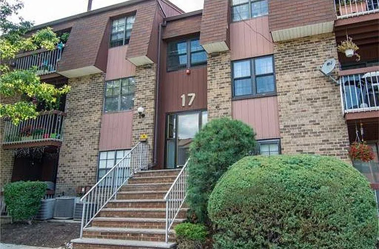 203 Sierra Court — Photo 3