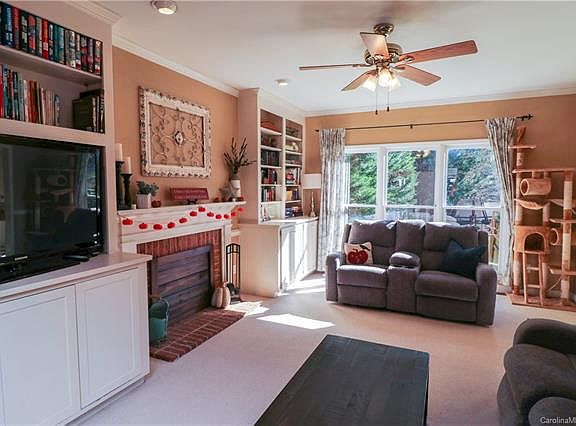 5th image of 110 Woodfern Pl #96