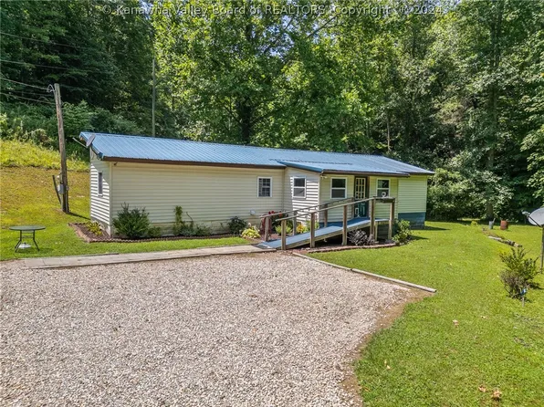 214 Dogwood Flat Rd, South Charleston, WV 25309